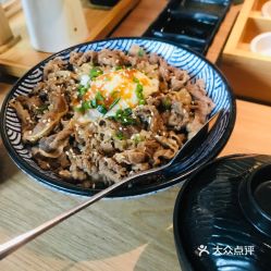 寿司沼津港凯德晶萃店 谷饲牛寿喜烧肉饭实探与用户口碑解析