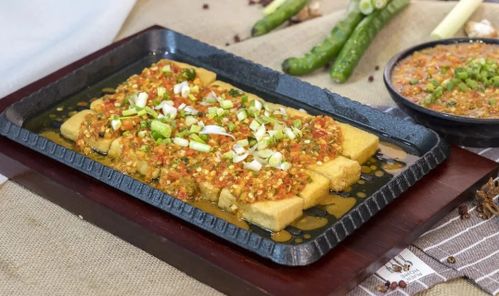 夜宵摊上的爆款小吃 烟火气里的治愈美食