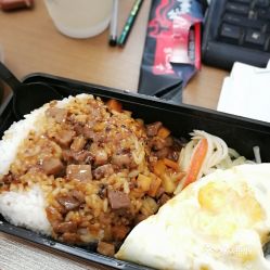 探店实拍 | 南拳妈妈酱爆嫩牛菌菇饭 铁板香米饭的味觉风暴